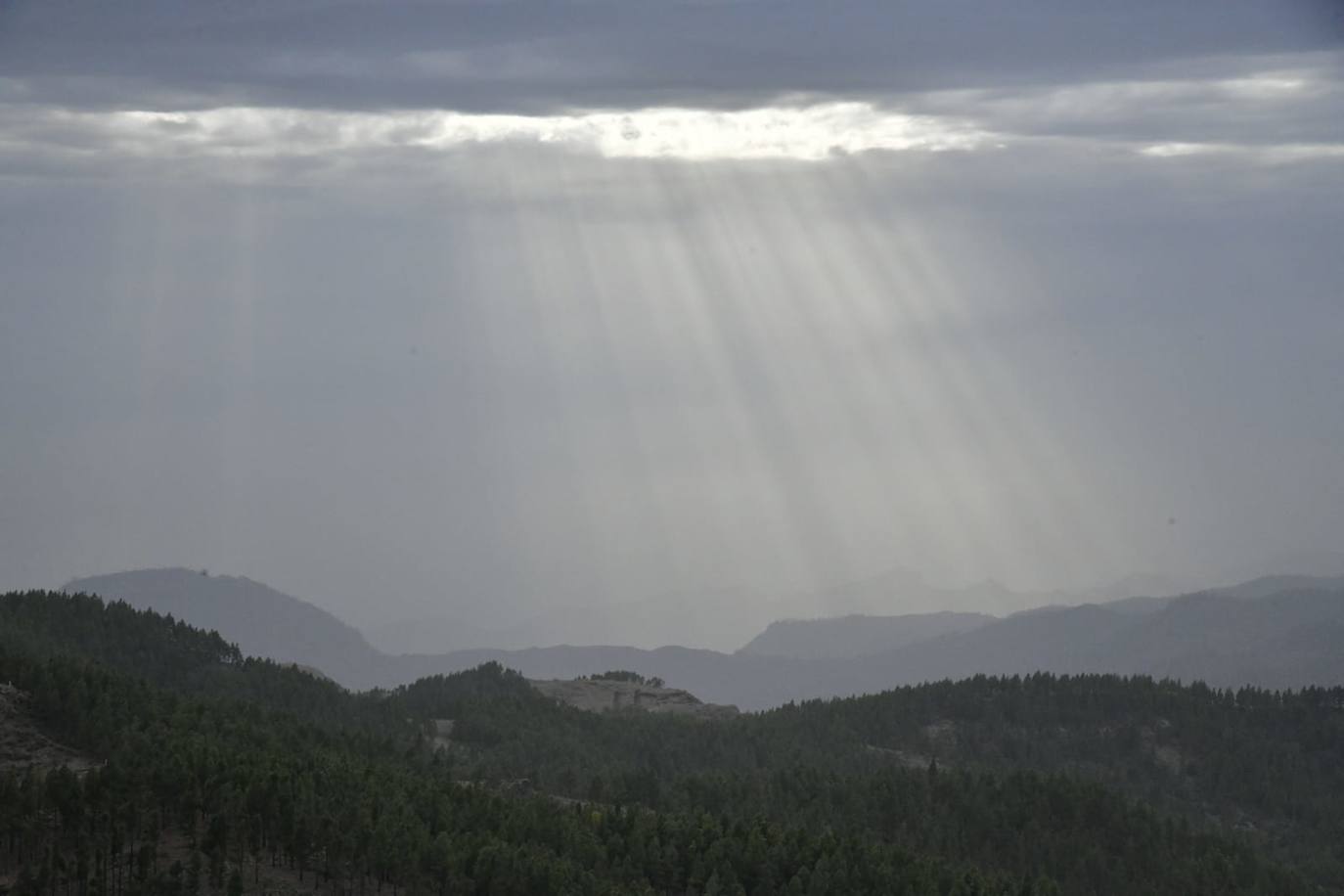 Fotos: Granizo, calima y tormentas en la cumbre de Gran Canaria