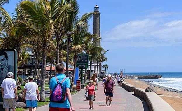 Suben un 38,9% los turistas extranjeros en Canarias