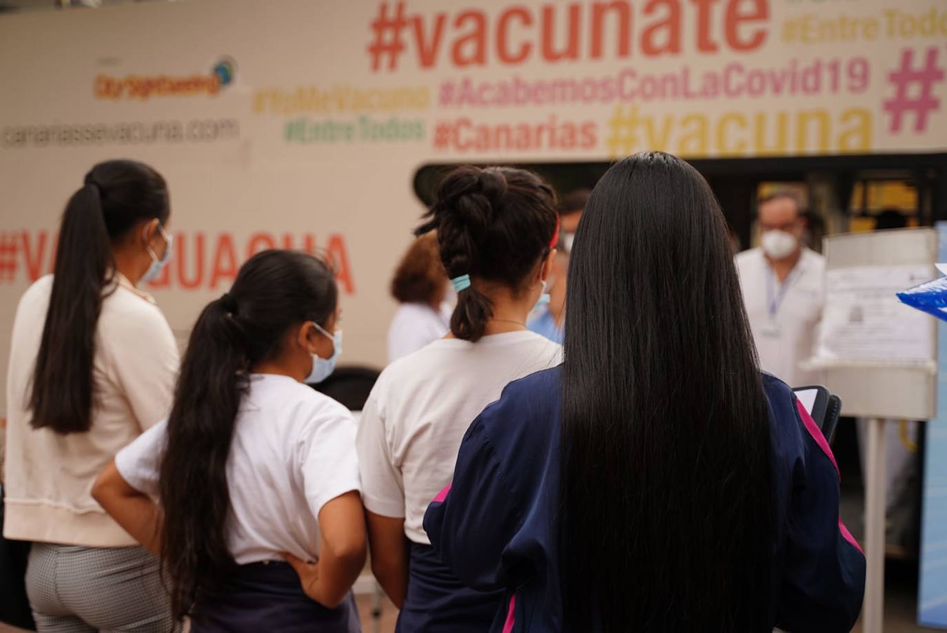 Fotos: Las vacuguaguas ya vacunan a los niños en los centros escolares