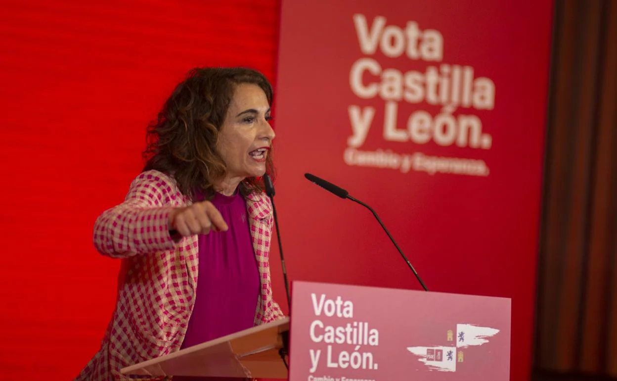 La ministra de Hacienda, María Jesús Montero, en una imagen reciente durante un acto electoral en la campaña de Castilla y León. 