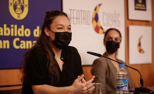 Rocío Molina y la consejera de Cultura, Guacimara Medina, este viernes. 