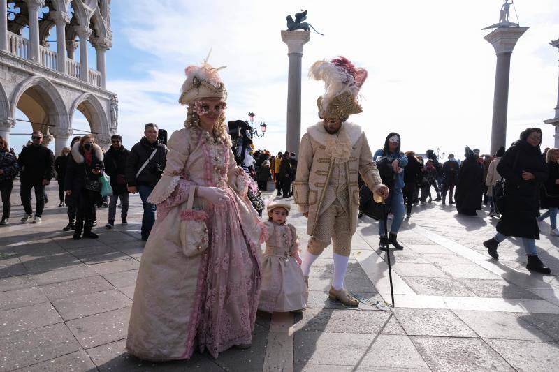 Fotos: Venecia presume de carnaval en pandemia