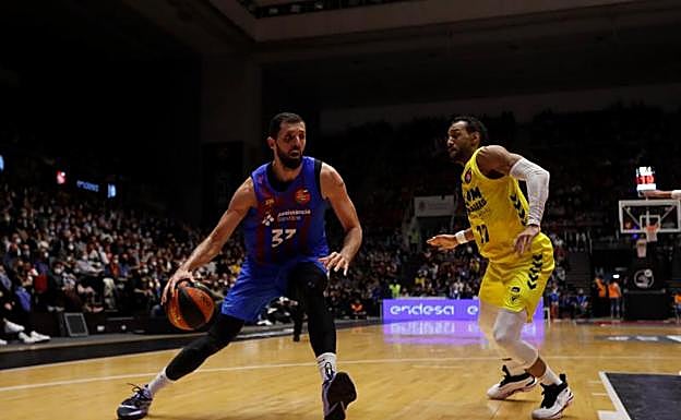 Mirotic sostiene al Barça frente a un gran UCAM Murcia