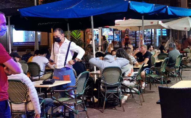 Canarias aprueba nuevas medidas de desescalada, entre ellas la recuperación del 100% de aforos