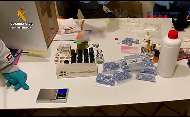 La droga era enviada por correo postal, escondiendo hasta 200 gramos de cocaína en cada paquete . 