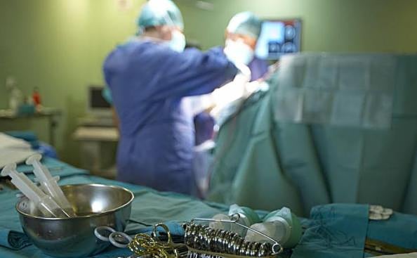 Canarias contratará a 1.500 sanitarios para agilizar la lista de espera