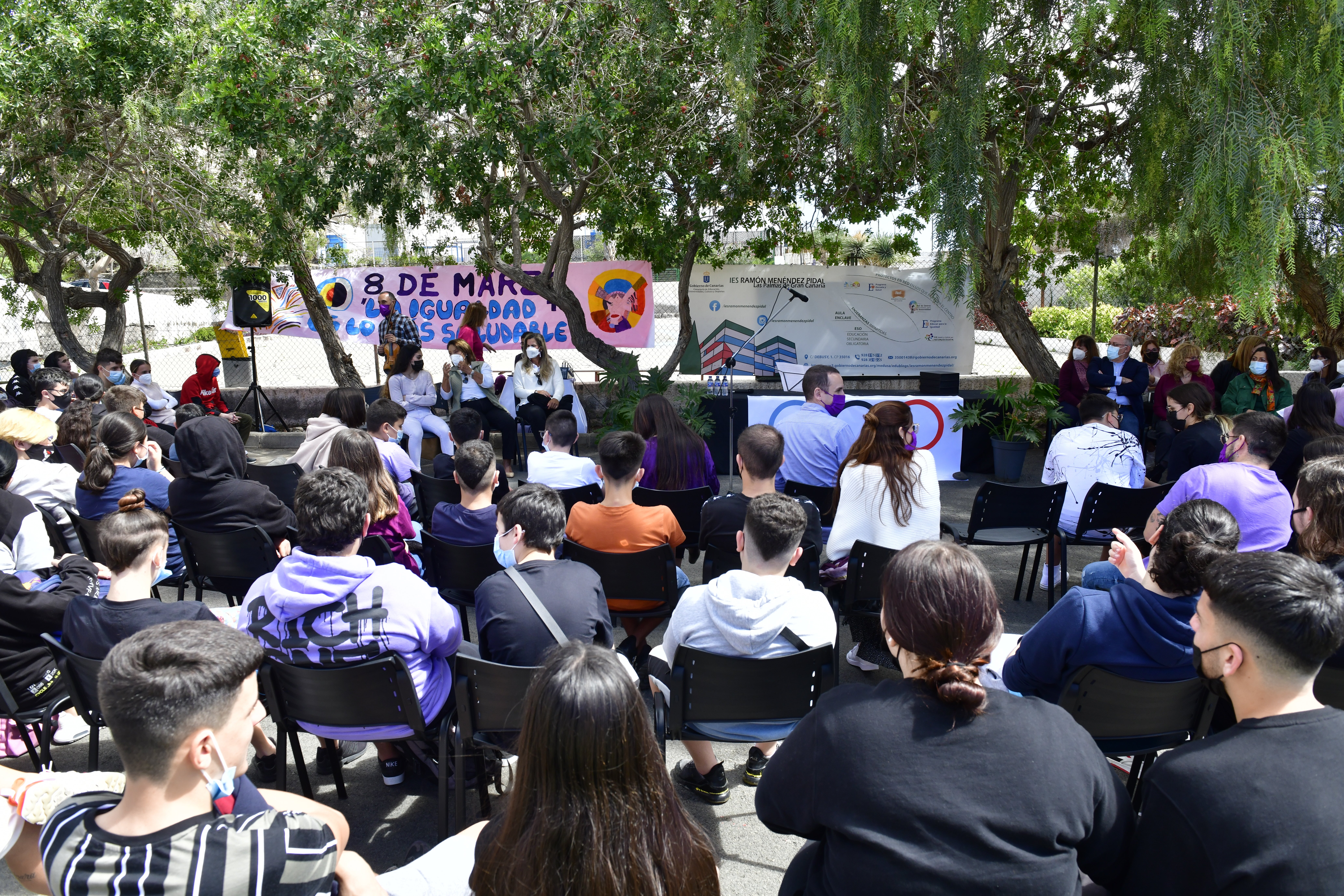 Fotos: El IES Ramón Menéndez Pidal homenajea a mujeres deportistas este 8 de marzo