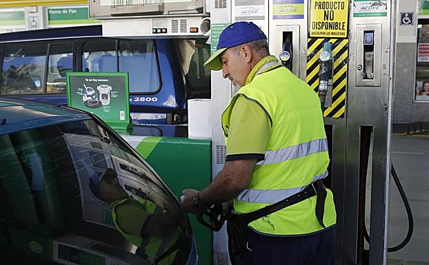 Desde que estalló la guerra los precios han subido un 25%. Los consumidores canarios empiezan a recortar su gasto. 