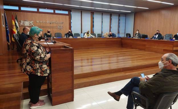 María Martín en su intervención en el pleno del Ayuntamiento de Ingenio. 