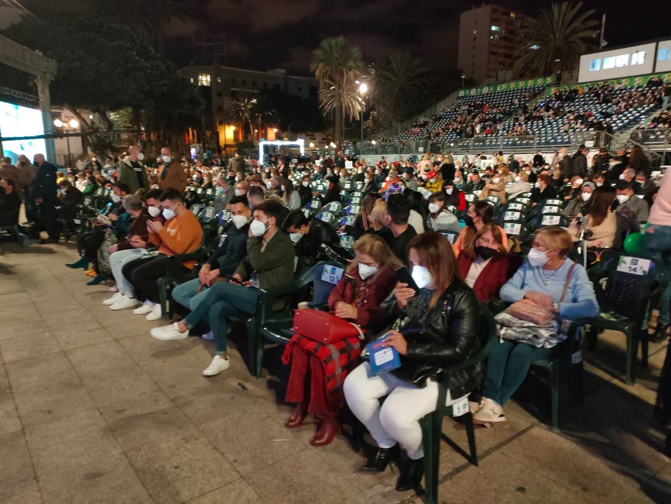 Fotos: Gran ambiente en el parque de Santa Catalina para conocer a la nueva Reina