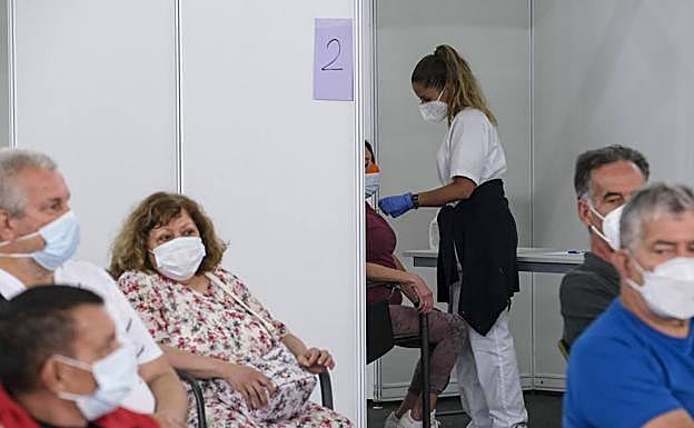 Imagen de archivo de la vacunación en Infecar. 