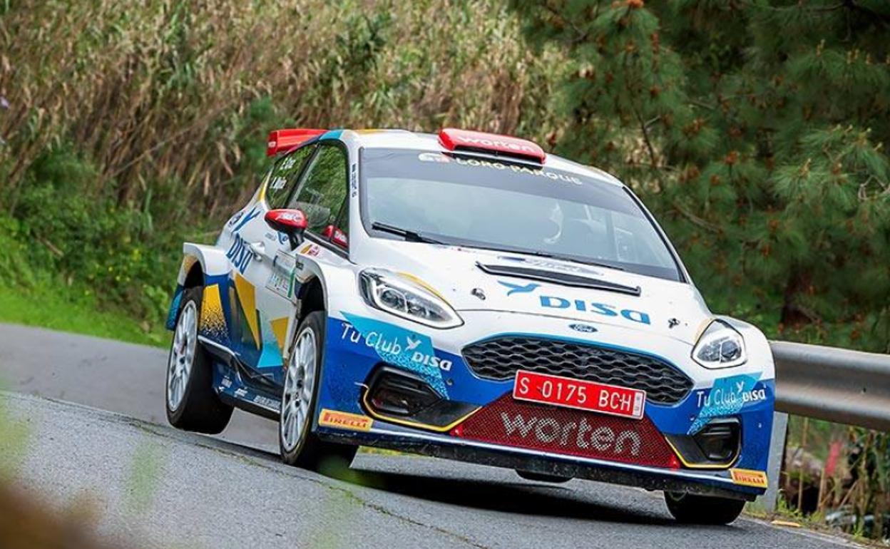 Cruz y Mujica, en un momento de la prueba con su Ford Fiesta Rally2. 