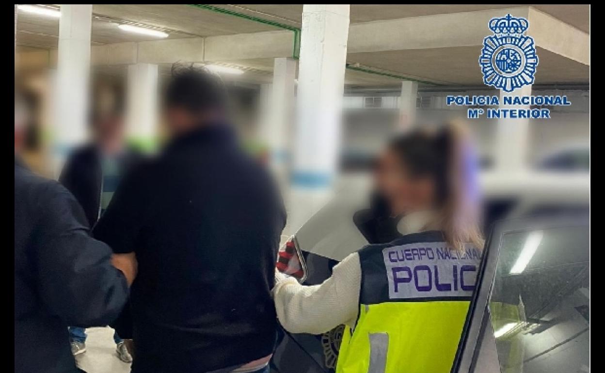 29 detenidos por alquilar sus pasaportes a bolivianos para entrar en España