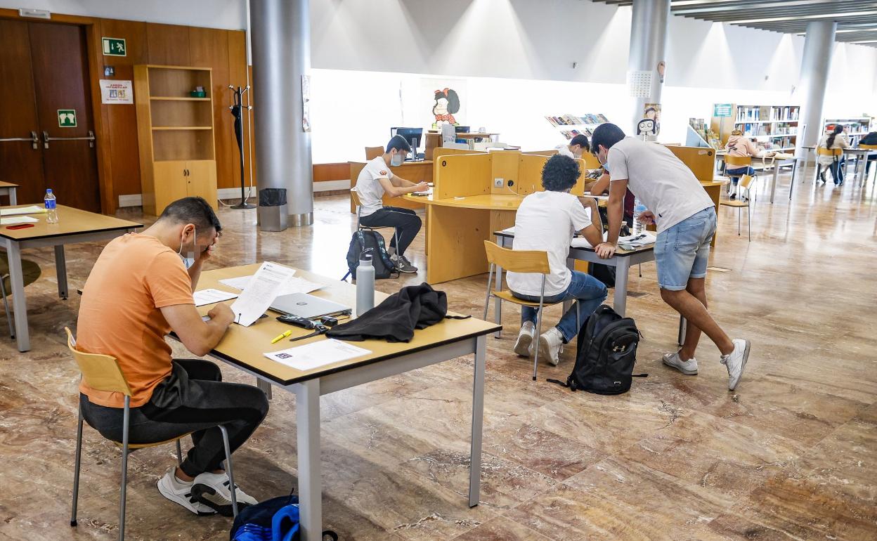 La disyutiva entre FP y Bachillerato es ya un clásico en el modelo formativo español. 