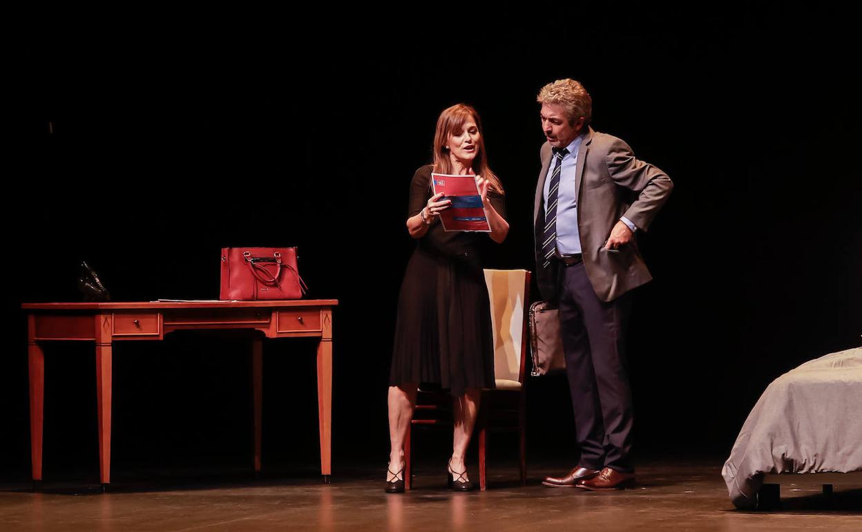 Andrea Pietra y Ricardo Darín, este miércoles en el Teatro Cuyás. 