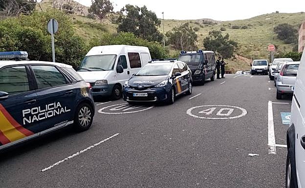 Dispositivo policial en la zona de los hechos. 