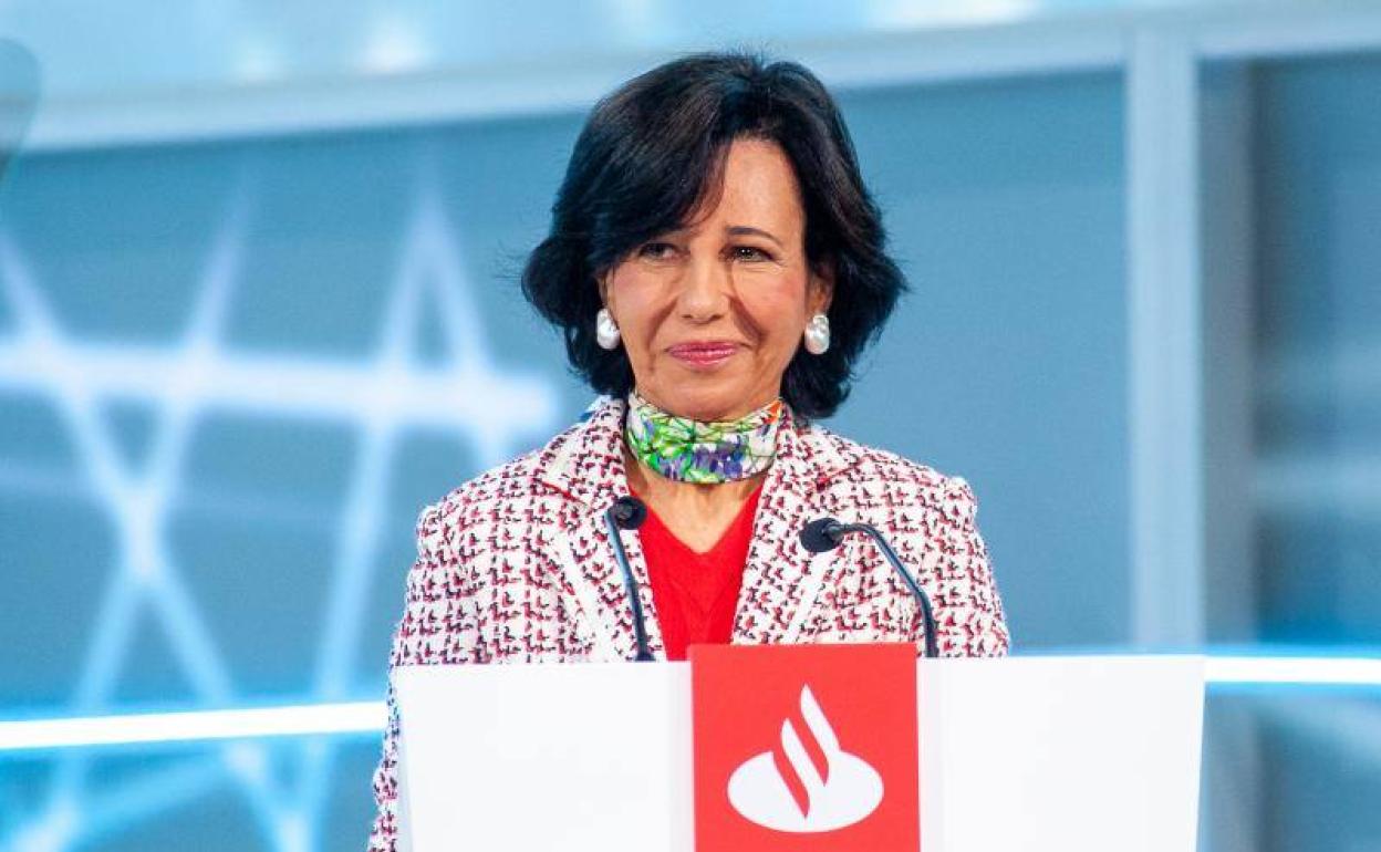 La presidenta de Banco Santander, Ana Botín, este viernes en la junta de accionistas. 