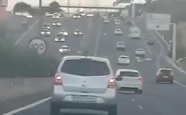 Simula ser un vehículo camuflado con radar en la GC-1