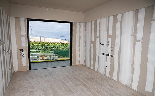 Imagen de uno de los dormitorios del nuevo centro sociosanitario de Guía. 