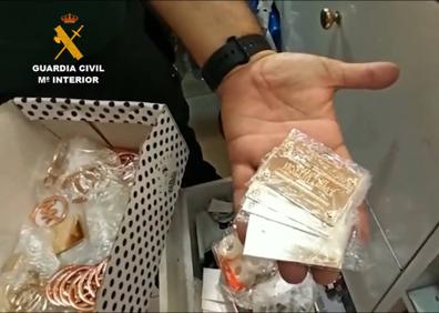 Imagen secundaria 1 - Intervienen más de 1.100 artículos falsificados de marcas en Lanzarote
