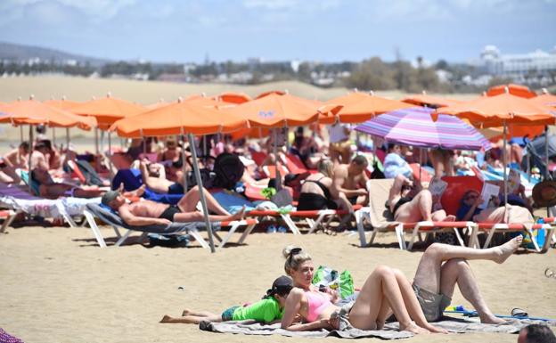 El sur de Gran Canaria olvida la pandemia y recupera el turismo