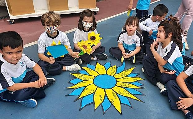 Imagen principal - Reivindicación del colegio Loyola por la paz mundial