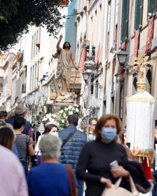 Imagen secundaria 2 - La Semana Santa capitalina estrena procesión en su despedida