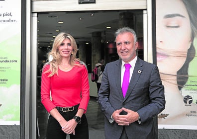 Imagen secundaria 1 - &#039;Cuidando tu Piel, Cuidas nuestra Cumbre&#039; en HPS con el presidente del Gobierno de Canarias