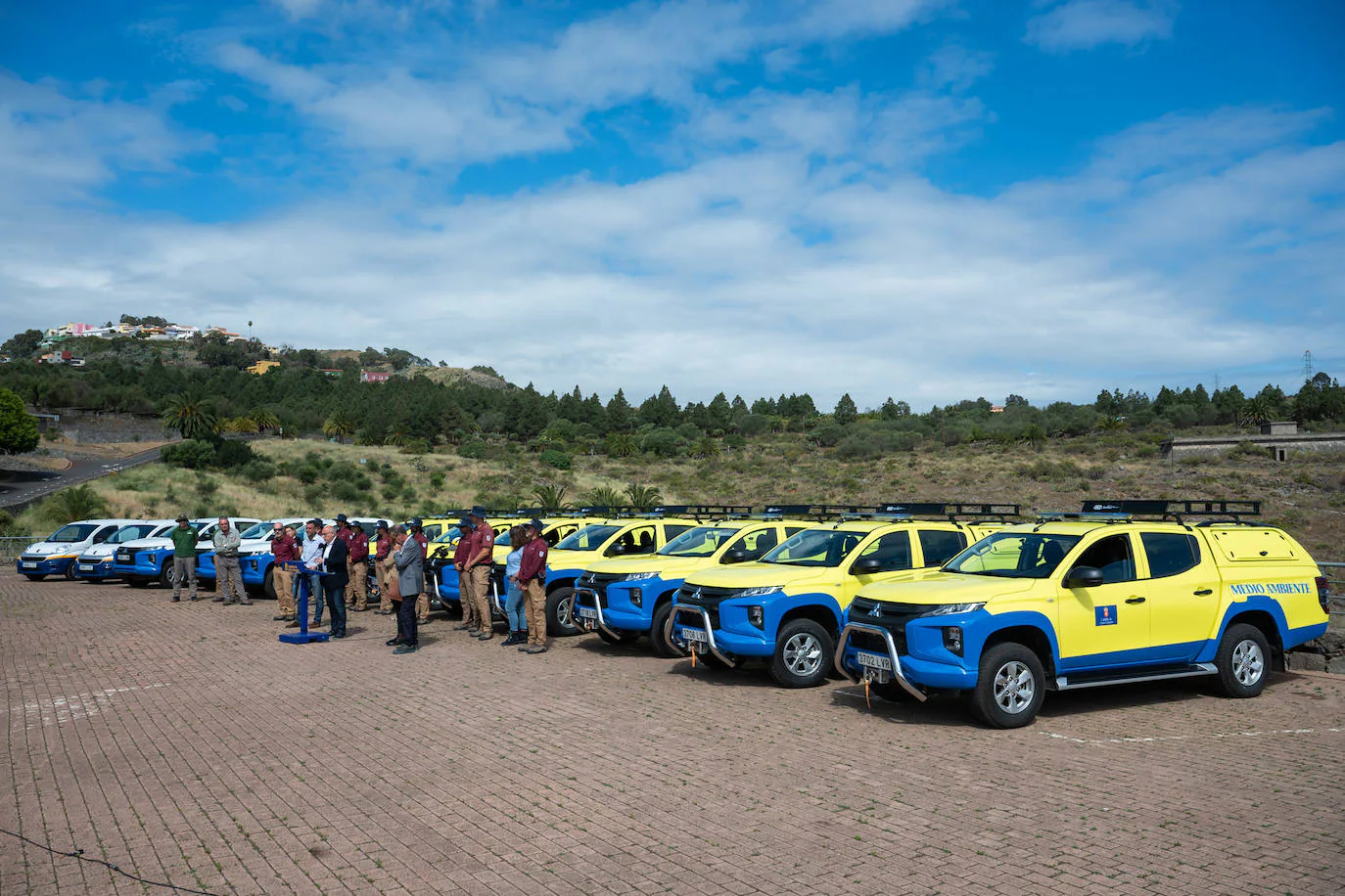 Fotos: Presentación de los nuevos vehículos y personal de Medio Ambiente del Cabildo
