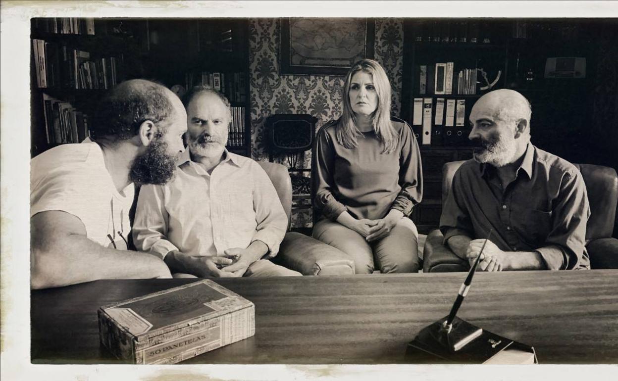 David Pantaleón habla con sus hermanos y con Lili Quintana, durante el rodaje de 'Rendir los machos'. 