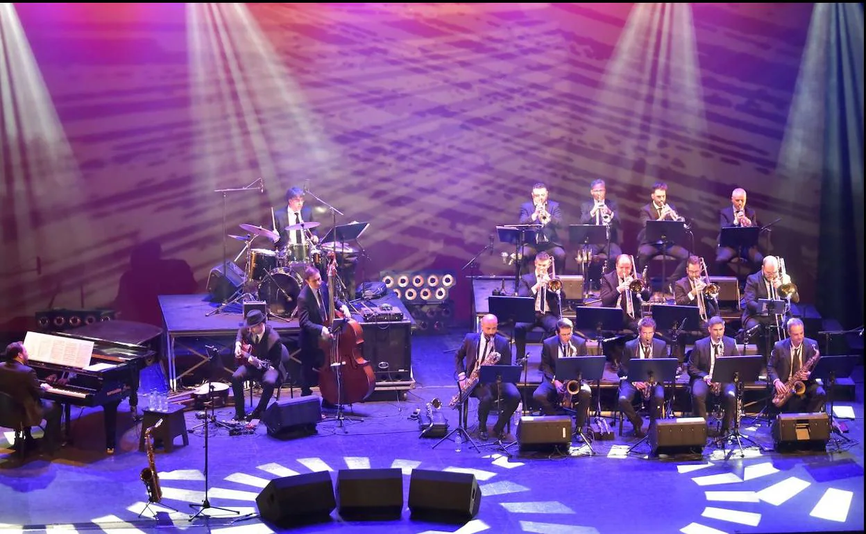 Imagen de archivo de la Gran Canaria Big Band, que dirige Sebastián Gil, durante un concierto.