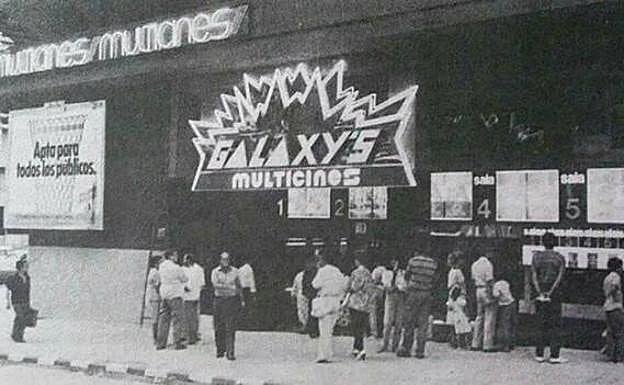 Entrada de los cines Galaxy,s