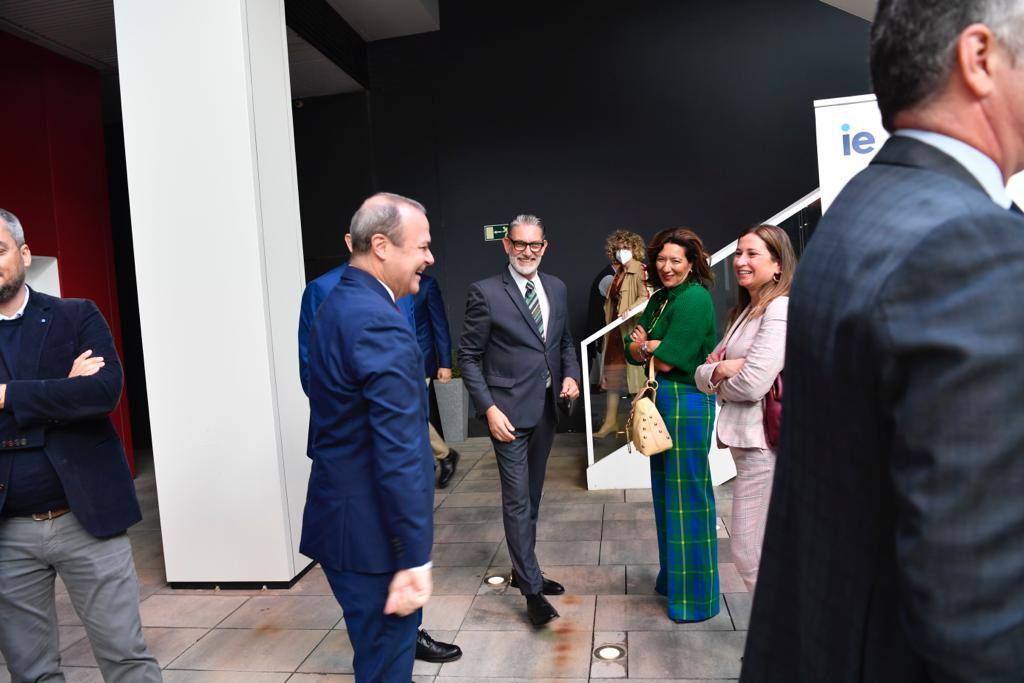 Fotos: Las imágenes del encuentro de Hidalgo, Bermúdez y el IE Business, en CANARIAS7