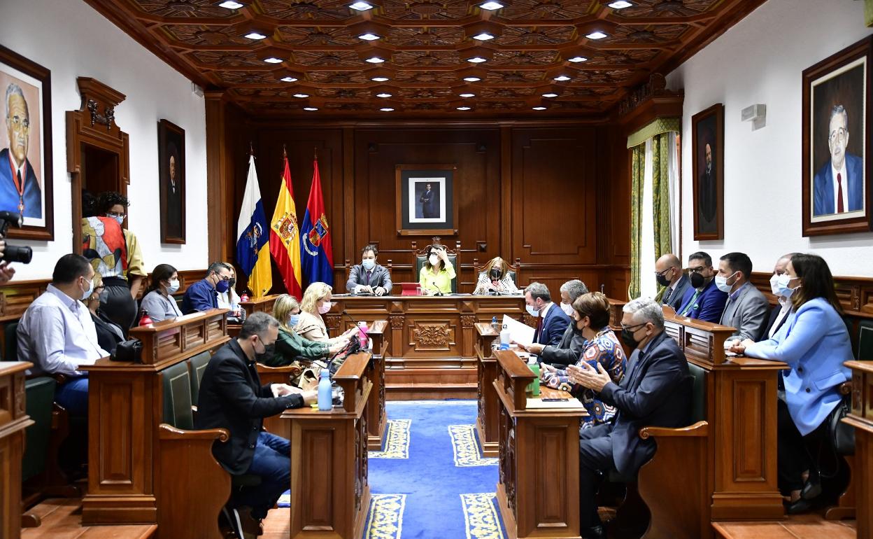 Imagen en la salón de Plenos durante la sesión celebrada este martes. 