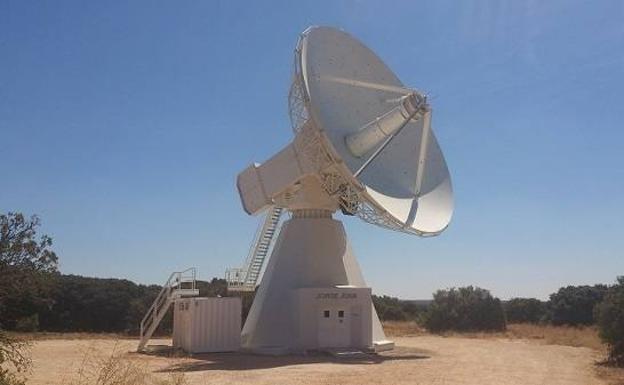 El radiotelescopio previsto en Temisas es similar al de la estación de Yebes (Guadalajara). 