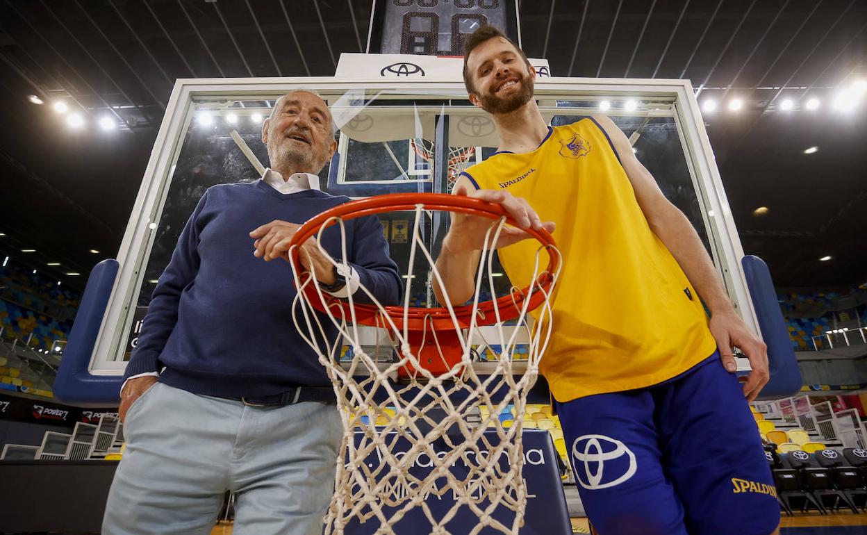 Pepe Moriana y John Shurna, el pasado martes en el Gran Canaria Arena. 