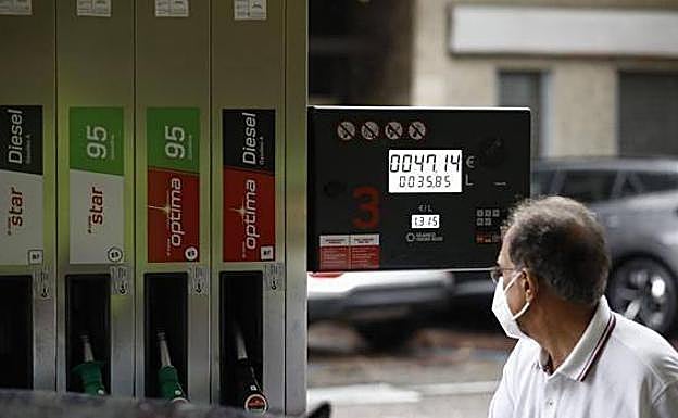 Los carburantes han subido un 6,6% pese al descuento de 20 céntimos