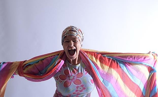 Belinda expresa así cómo se siente en la cresta de la ola, que es como llama a la fase maniaca de la enfermedad bipolar. 