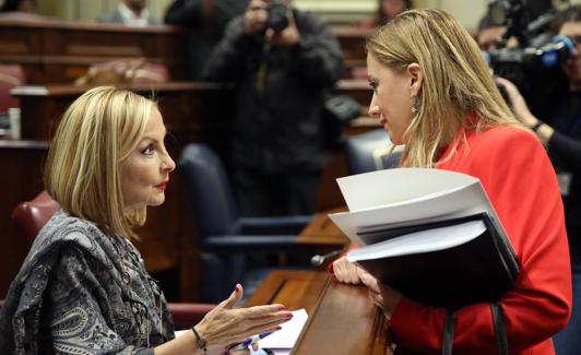 Imagen de archivo de Australia Navarro (PP) y Rosa Dávila (CC). 