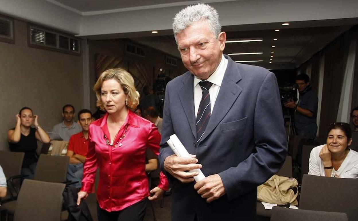 Ana Oramas (CC) y Pedro Quevedo (NC), en una imagen de archivo. 