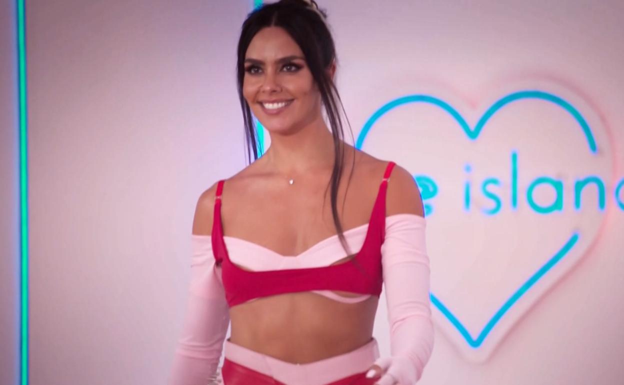 Dos canarios, en 'Love Island', con Cristina Pedroche al mando