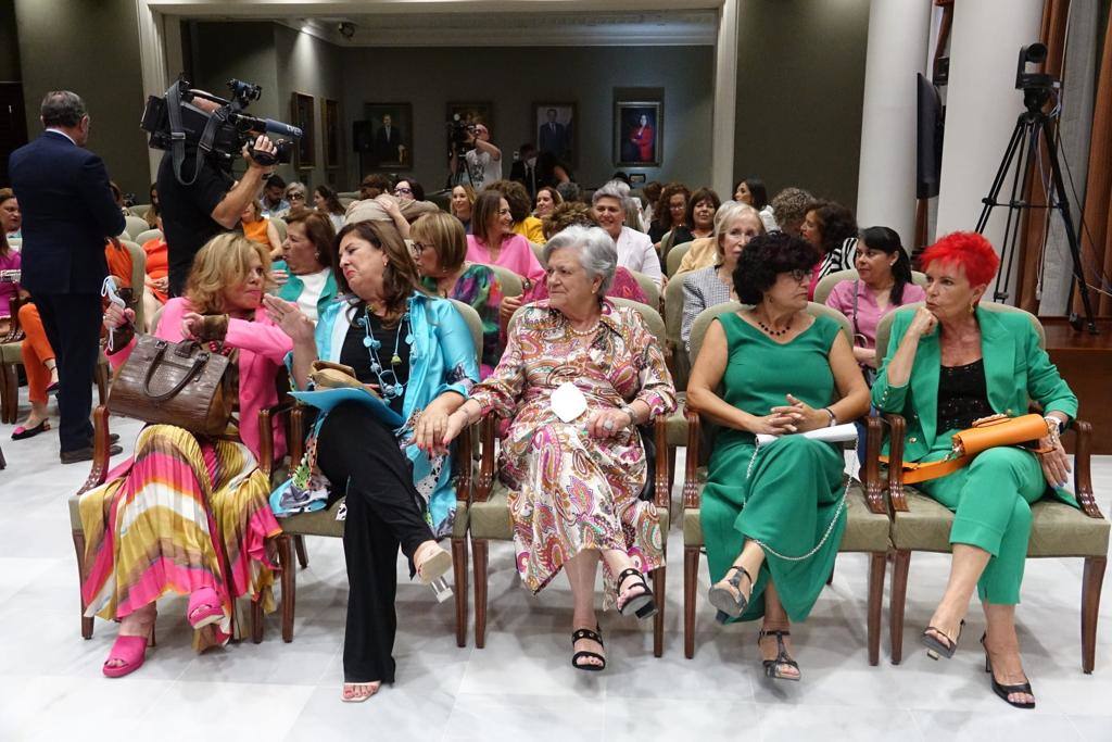 Fotos: El Parlamento rinde tributo a las 113 diputadas en los 40 años de autogobierno