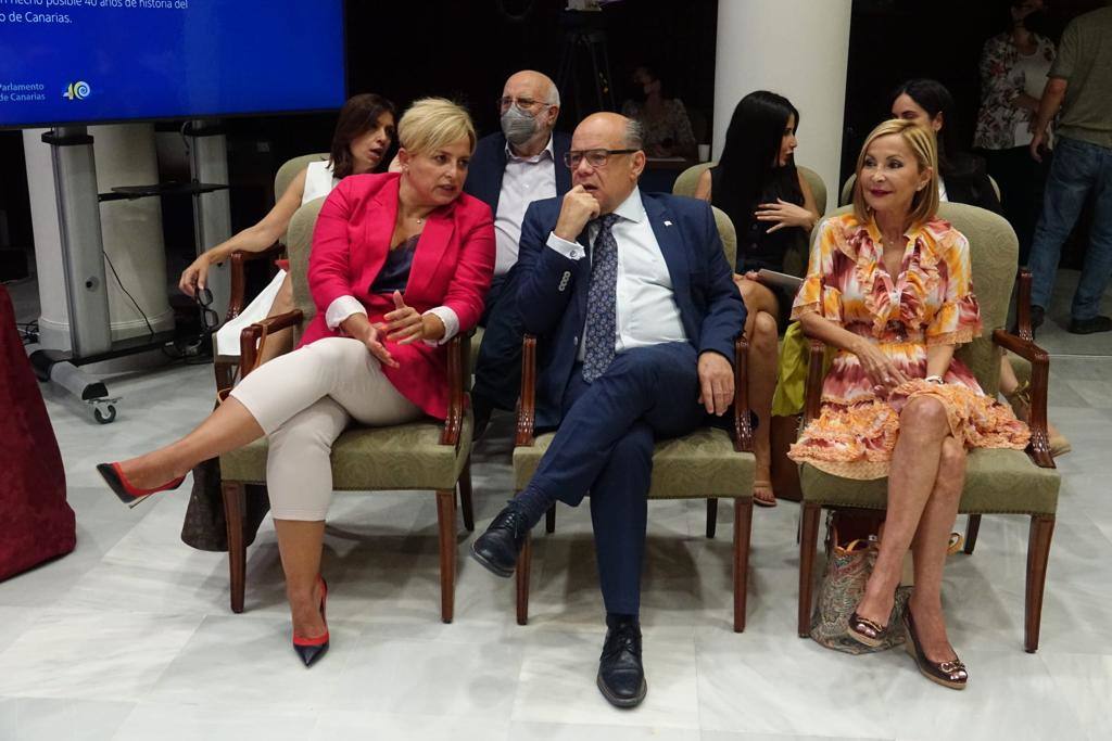 Fotos: El Parlamento rinde tributo a las 113 diputadas en los 40 años de autogobierno