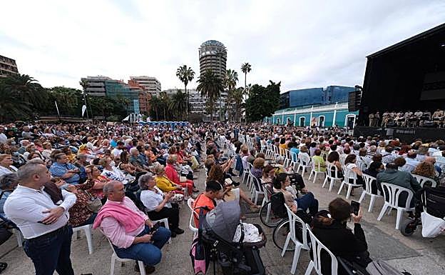 Imagen principal - &#039;Canariona&#039; conquista el parque Santa Catalina