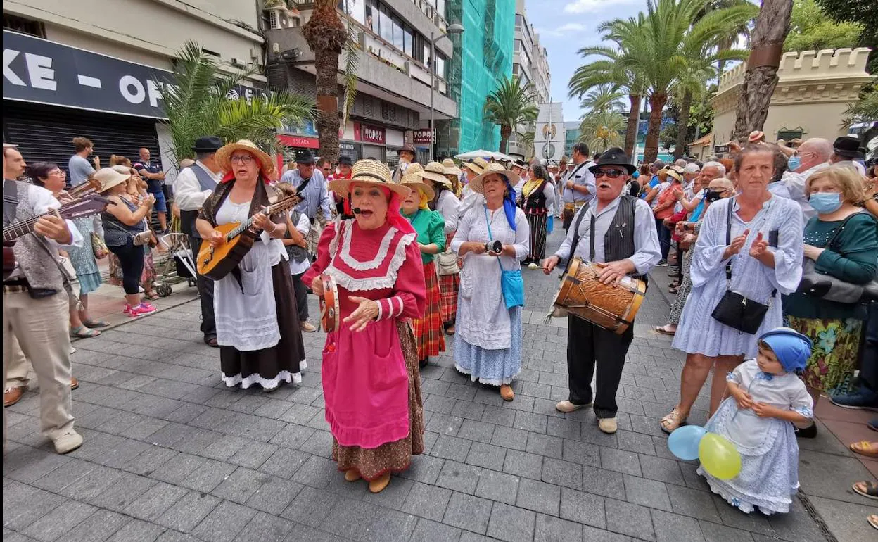 Los políticos se vuelcan en las redes para felicitar por el Día de Canarias