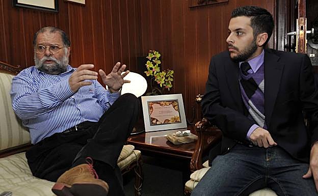 Juan Betancor junto a su hijo Juan Jaboc Betancor.