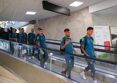 Imagen secundaria 1 - Los jugadores amarillos aterrizan en Tenerife. 