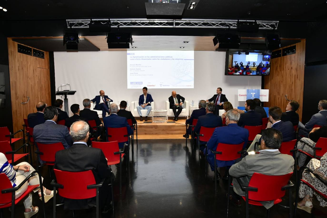 Fotos: La digitalización en las administraciones, a debate en CANARIAS7