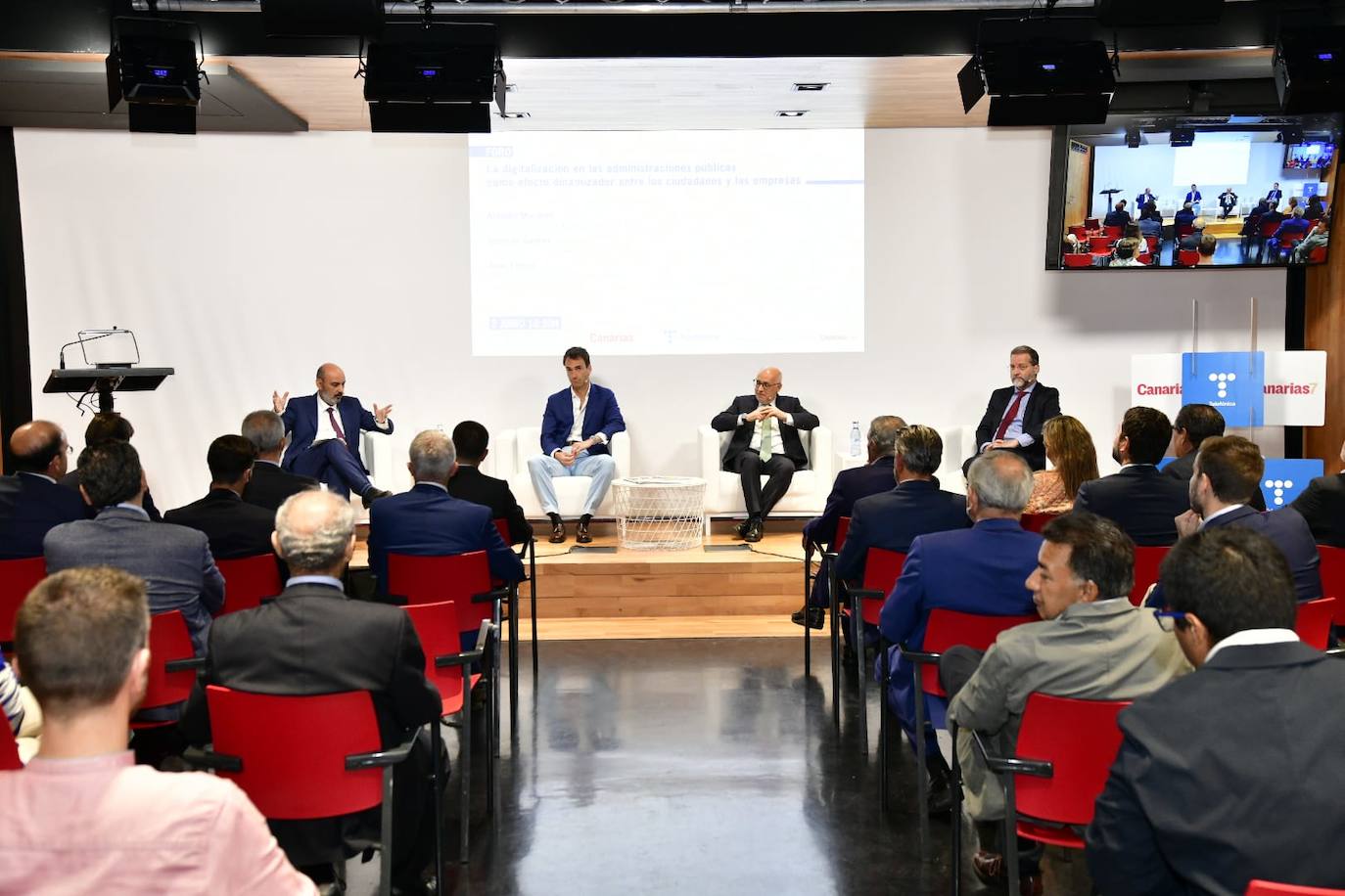 Fotos: La digitalización en las administraciones, a debate en CANARIAS7