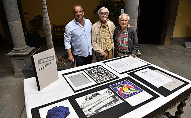 De izquierda a derecha, Fernando Álamo, Pepe Dámaso y Paco Sánchez, ayer, en la Casa de Colón durante la presentación. 